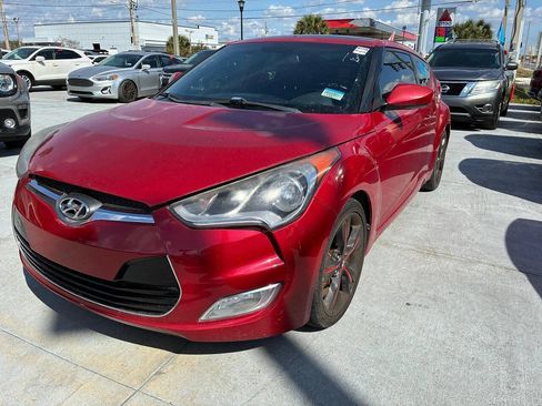 Used 2017 Hyundai Veloster Value Edition image 3