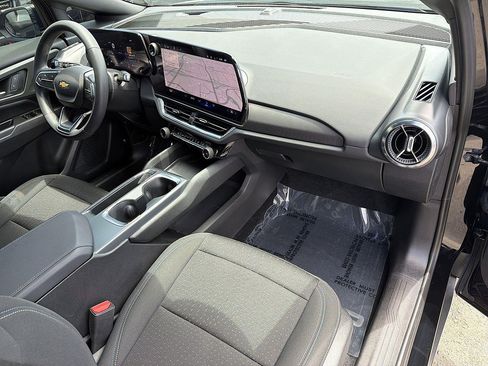 Used 2025 Chevrolet Equinox EV LT FWD image 27