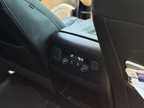 Used 2018 Chevrolet Tahoe LT AWD/4WD image 16