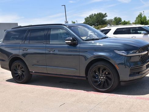 Certified 2025 Lincoln Navigator Reserve w/ Jet Appearance Package AWD/4WD image 5