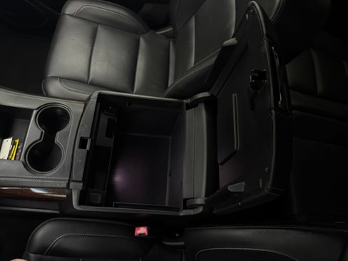 Used 2018 GMC Yukon XL SLT AWD/4WD image 32
