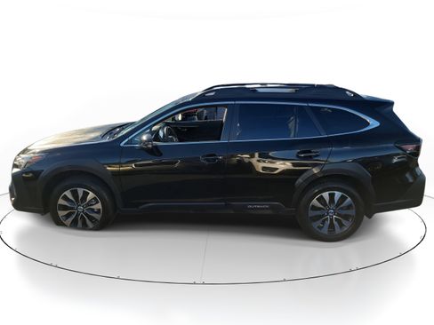 Used 2023 Subaru Outback Limited image 3