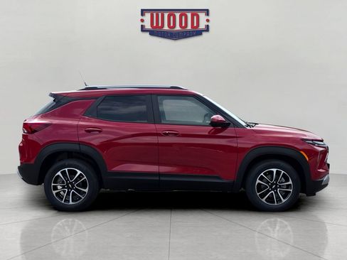 New 2026 Chevrolet TrailBlazer LT w/ LT Cold Weather Package FWD image 2