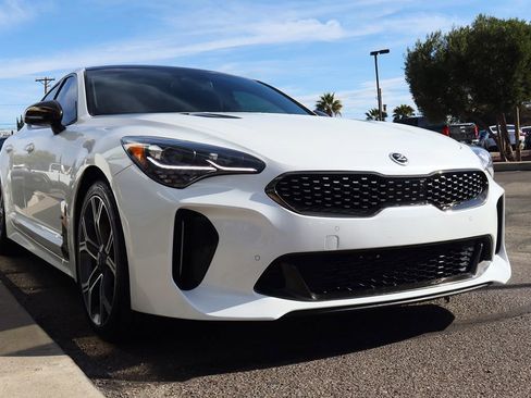 Used 2019 Kia Stinger GT2 image 18