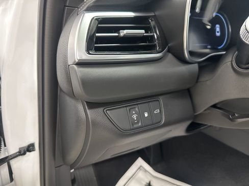 Used 2026 Genesis G70 2.5T image 10