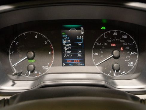 Used 2025 Toyota Corolla LE w/ LE Premium Package image 16