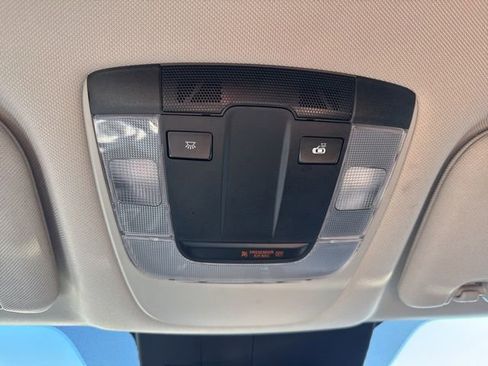 Used 2023 Kia Sorento LX image 36