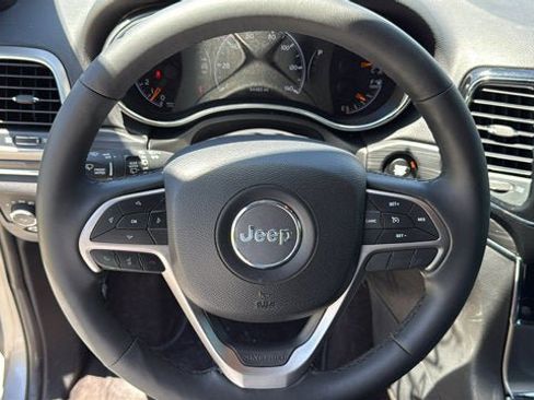 Used 2019 Jeep Grand Cherokee Limited AWD/4WD image 15