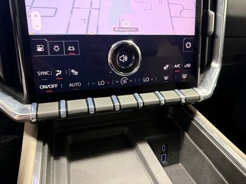 Used 2026 GMC Acadia Elevation w/ Elevation Premium Package FWD image 23