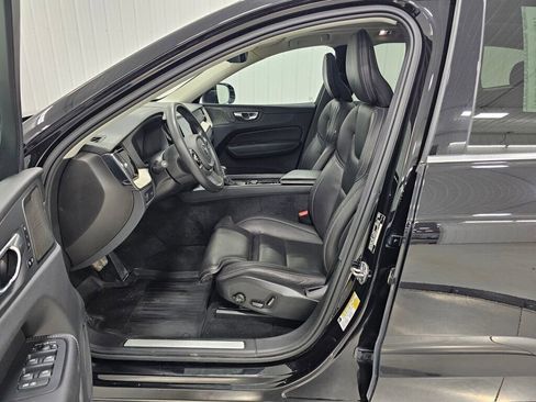 Used 2021 Volvo XC60 T5 Inscription w/ Protection Package Premier image 8