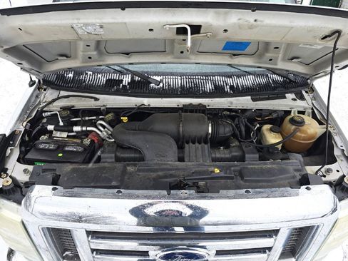 Used 2011 Ford E-450 and Econoline 450 Super Duty w/ Shuttle Bus Prep Pkg image 23