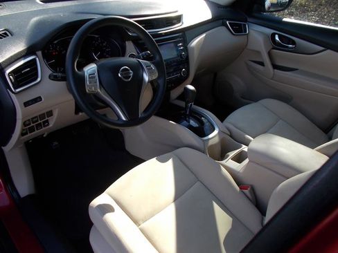 Used 2016 Nissan Rogue SV image 26