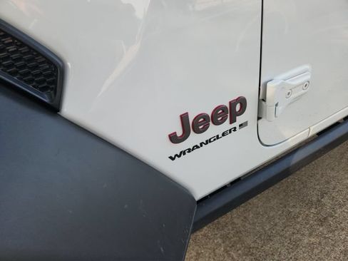 Used 2026 Jeep Wrangler Unlimited Rubicon AWD/4WD image 9