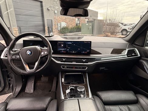 Used 2025 BMW X5 xDrive50e image 10