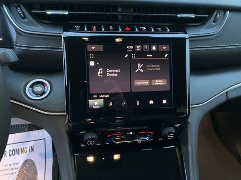 Used 2023 Jeep Grand Cherokee Laredo X image 16