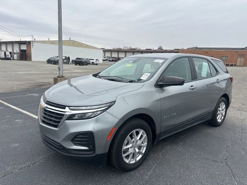 Certified 2024 Chevrolet Equinox LS image 2