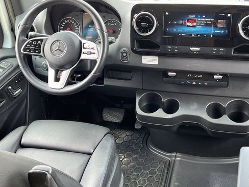 Used 2020 Mercedes-Benz Sprinter 3500 image 14