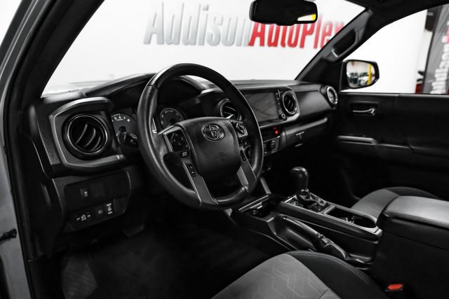 Used 2021 Toyota Tacoma TRD Sport AWD/4WD image 3