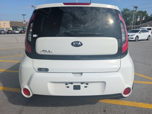Used 2015 Kia Soul ! FWD image 6