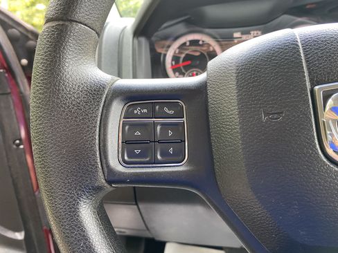 Used 2017 RAM 1500 Express RWD image 19