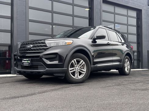 Used 2022 Ford Explorer XLT image 1