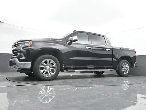 Used 2022 Chevrolet Silverado 1500 LTZ w/ LTZ Convenience Package II AWD/4WD image 27