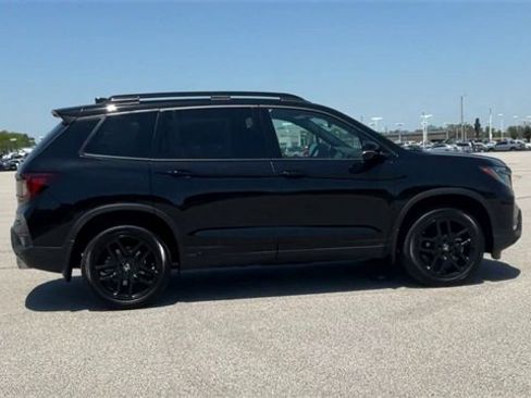 Certified 2024 Honda Passport Black Edition image 9