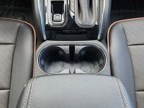 Used 2024 GMC Canyon AT4 w/ AT4 Premium Package image 11