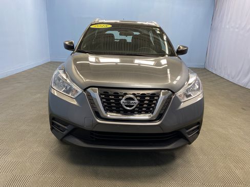 Used 2018 Nissan Kicks S image 2