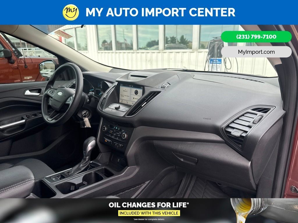 Used 2018 Ford Escape SE w/ SE Sync 3 Package AWD/4WD image 29