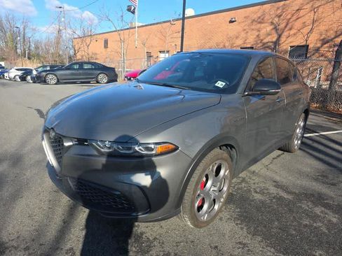 Used 2024 Alfa Romeo Tonale Veloce w/ Premium Interior Package image 2