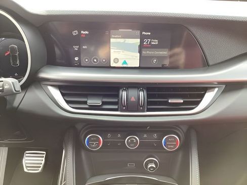 Used 2024 Alfa Romeo Stelvio Veloce image 33