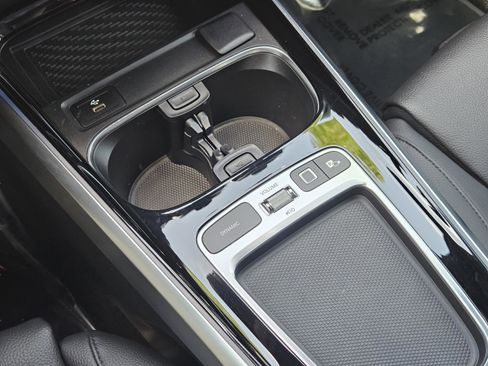 Certified 2025 Mercedes-Benz GLB 250 image 12