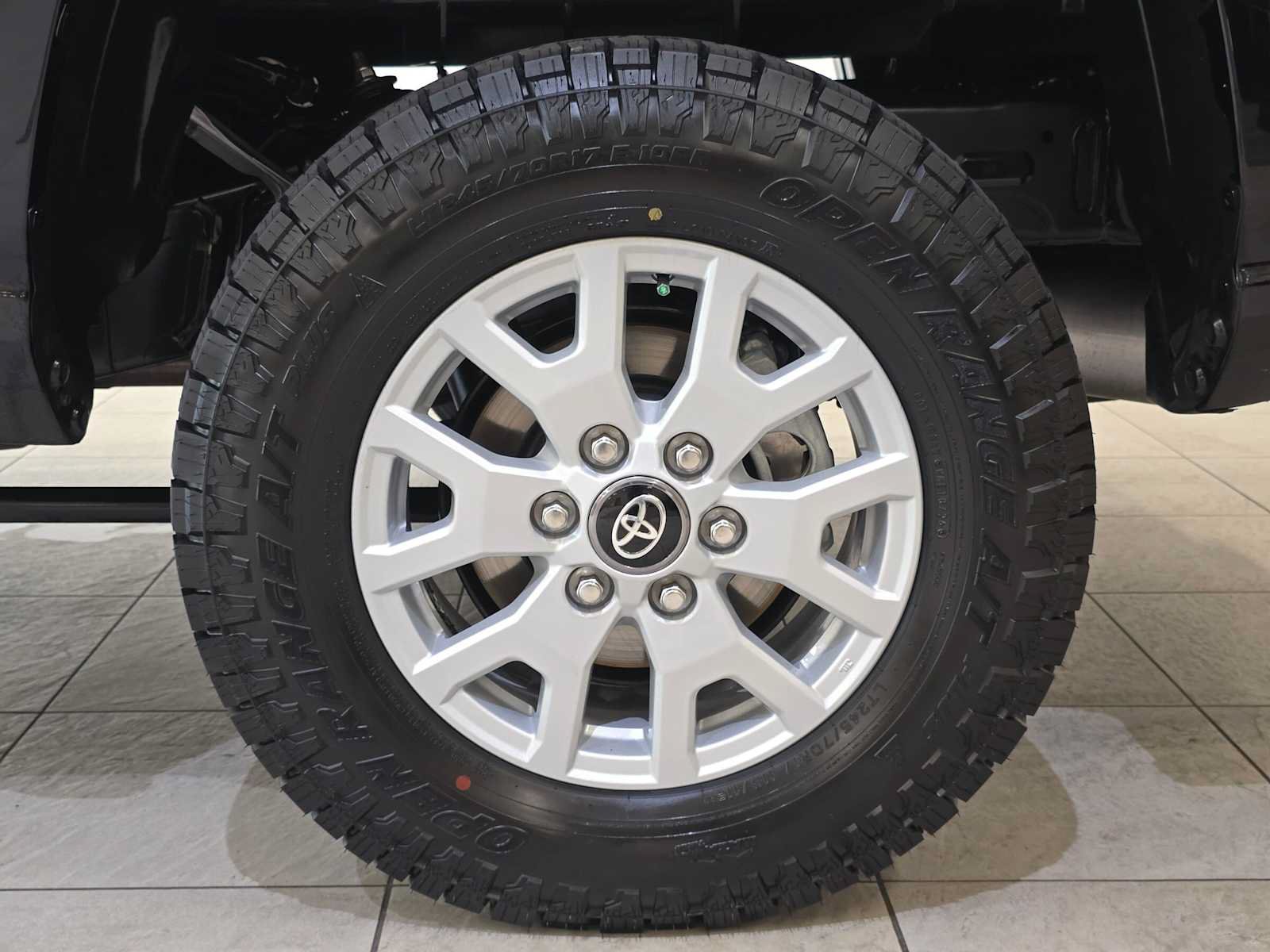 Certified 2026 Toyota Tacoma SR5 AWD/4WD image 8