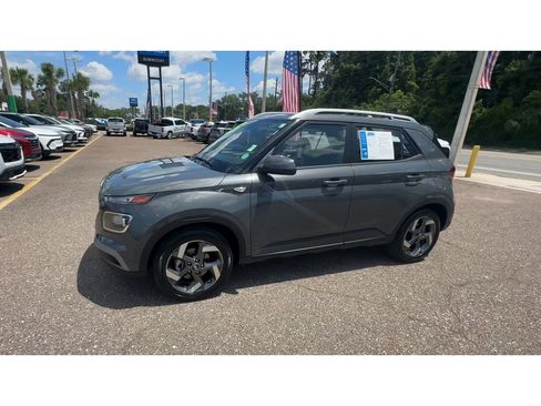 Used 2025 Hyundai Venue SEL FWD image 6
