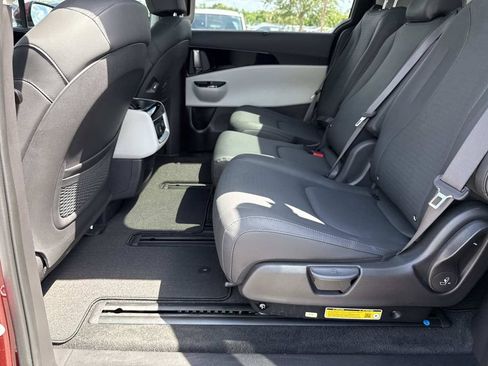 Used 2024 Kia Carnival SX Prestige FWD image 29
