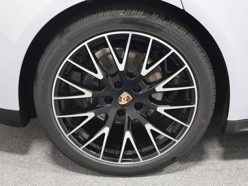 New 2025 Porsche Panamera 4 image 44