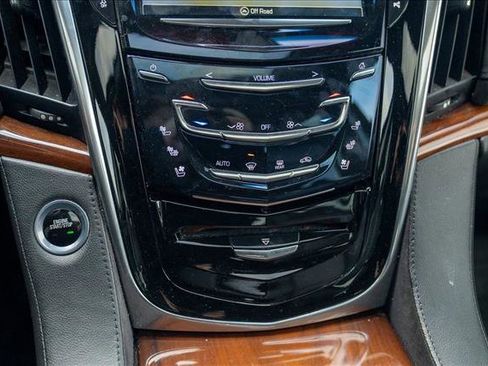 Used 2018 Cadillac Escalade Premium Luxury image 19
