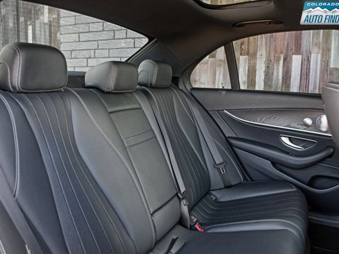 Used 2019 Mercedes-Benz E 300 4MATIC image 22