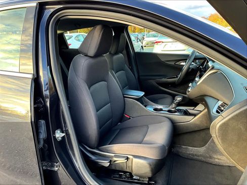 Used 2023 Chevrolet Malibu LT image 11