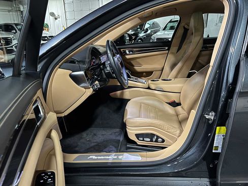 Used 2018 Porsche Panamera 4S AWD/4WD image 23