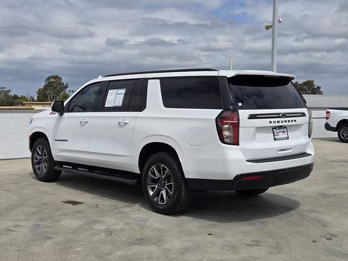 Used 2023 Chevrolet Suburban Z71 w/ Luxury Package AWD/4WD image 5