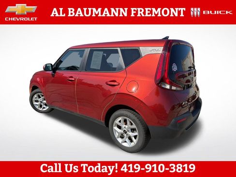 Used 2022 Kia Soul LX w/ Technology Package FWD image 4
