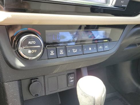 Used 2014 Toyota Corolla LE FWD image 18