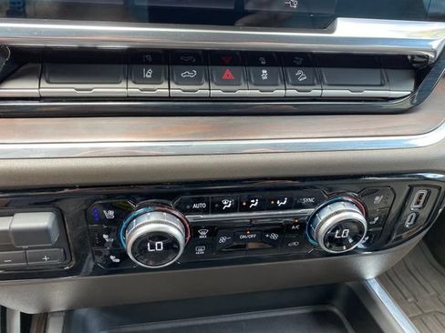 Used 2025 GMC Sierra 2500 SLT AWD/4WD image 18