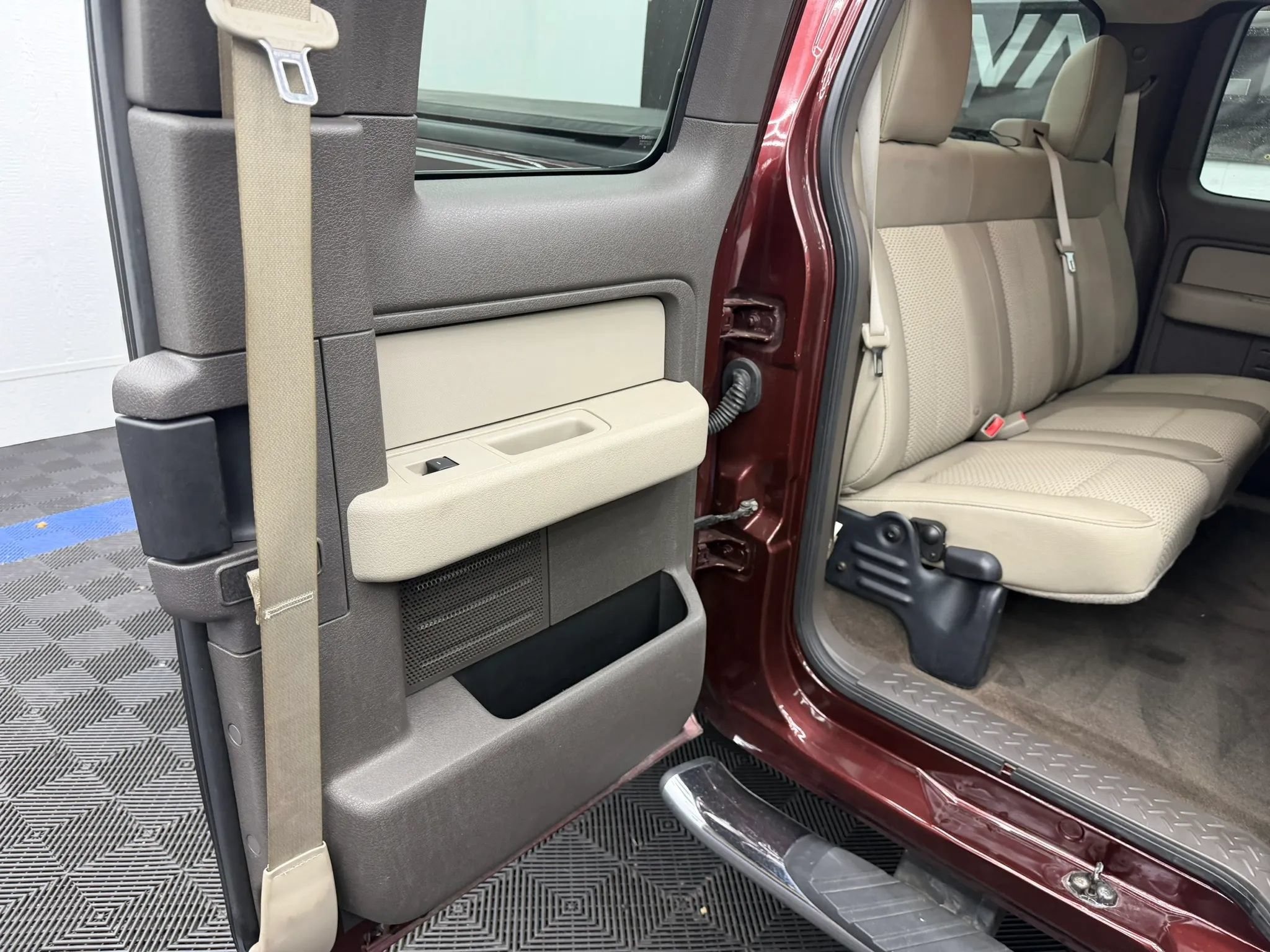 Used 2010 Ford F150 XLT AWD/4WD image 9