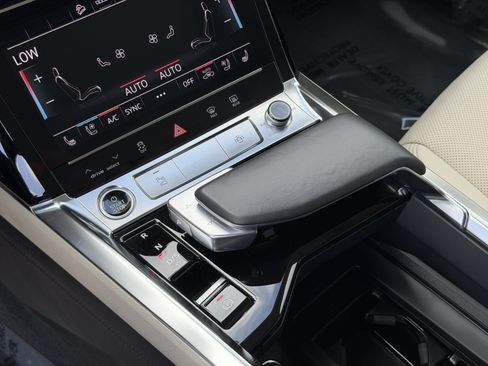 Used 2024 Audi Q8 e-tron Premium Plus w/ Premium Plus Package AWD/4WD image 30
