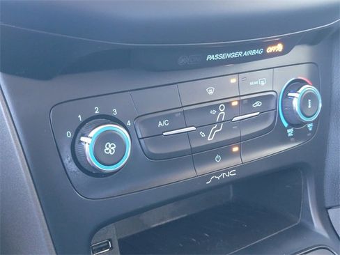 Used 2015 Ford Focus SE w/ Equipment Group 201A image 22