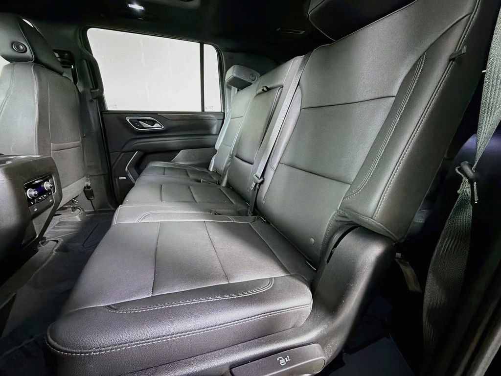 Used 2023 Chevrolet Suburban Z71 w/ Luxury Package AWD/4WD image 20