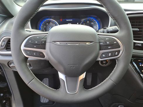 New 2027 Chrysler Pacifica Select AWD/4WD image 23